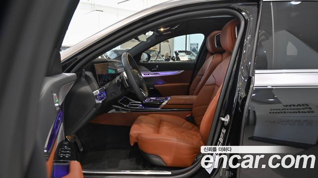 BMW 7 Series (G70) 740i xDrive M Sport 2025 — фото 16