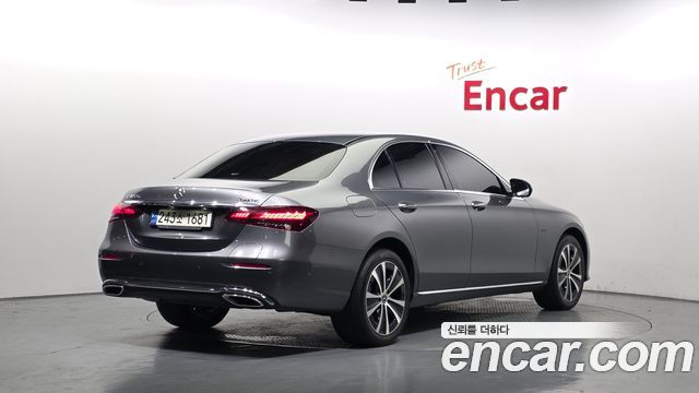 Mercedes-Benz E-Class (W213) E300e 4MATIC Exclusive 2021 — фото 2