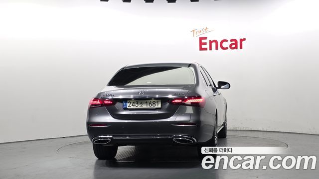 Mercedes-Benz E-Class (W213) E300e 4MATIC Exclusive 2021 — фото 4