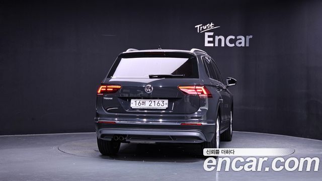 Volkswagen Tiguan (II) 2.0 TDI Premium 2018 — фото 4
