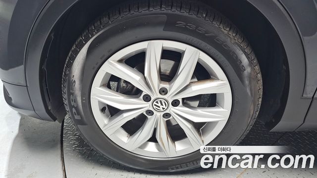 Volkswagen Tiguan (II) 2.0 TDI Premium 2018 — фото 5
