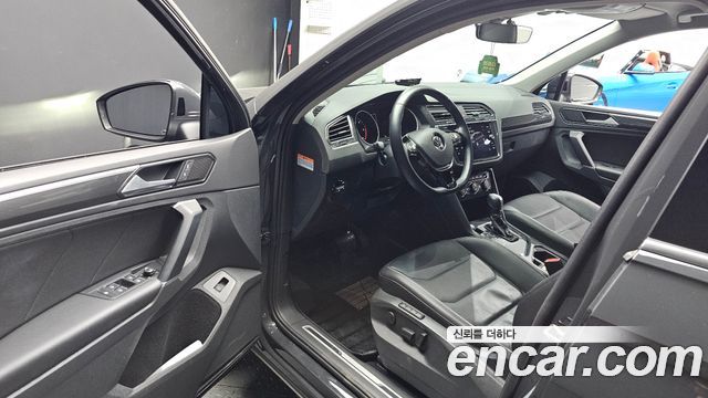Volkswagen Tiguan (II) 2.0 TDI Premium 2018 — фото 10