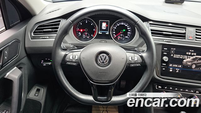 Volkswagen Tiguan (II) 2.0 TDI Premium 2018 — фото 12