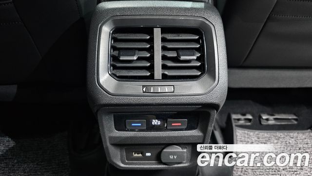 Volkswagen Tiguan (II) 2.0 TDI Premium 2018 — фото 19