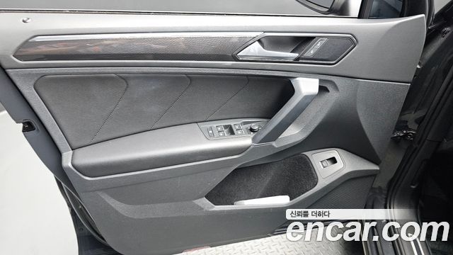 Volkswagen Tiguan (II) 2.0 TDI Premium 2018 — фото 24