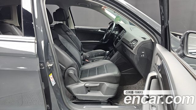 Volkswagen Tiguan (II) 2.0 TDI Premium 2018 — фото 26