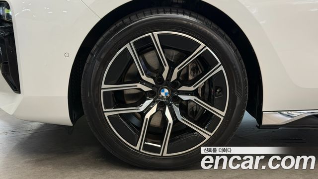 BMW 7 Series (G70) 740i xDrive M Sport Limited 2025 — фото 5