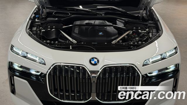 BMW 7 Series (G70) 740i xDrive M Sport Limited 2025 — фото 6