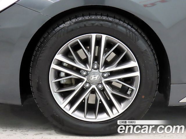 Hyundai Grandeur (IG) 2.4 Premium 2019 — фото 24