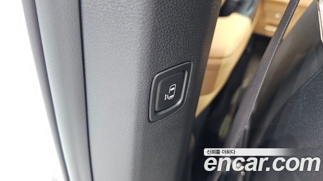Kia Carnival (IV) Gasoline 9-Seater Prestige 2023 — фото 29