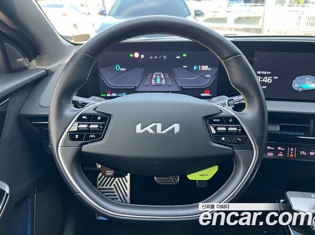 Kia EV6 GT 4WD 2023 — фото 15