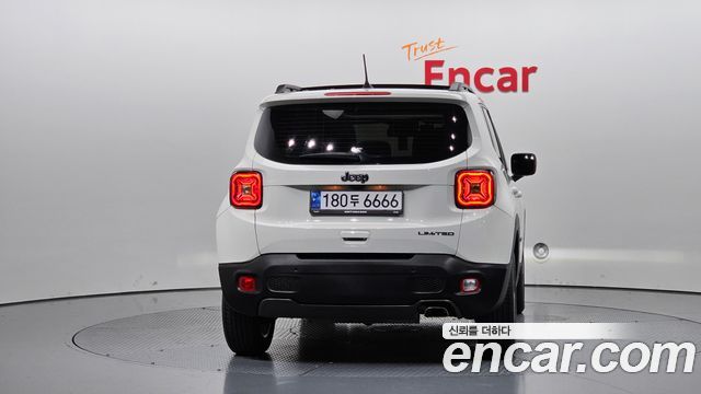 Jeep Renegade 2.4 Limited 2021 — фото 4