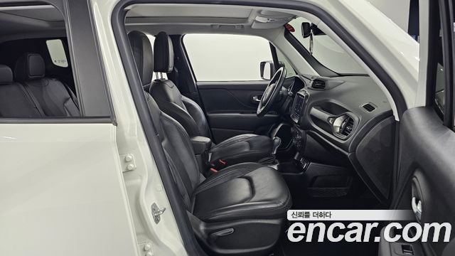 Jeep Renegade 2.4 Limited 2021 — фото 11
