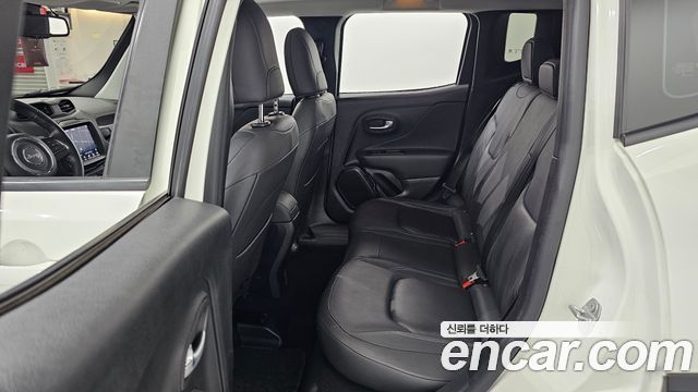 Jeep Renegade 2.4 Limited 2021 — фото 12
