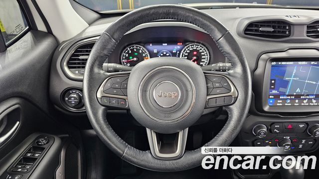 Jeep Renegade 2.4 Limited 2021 — фото 13
