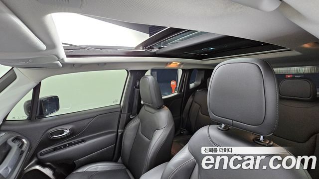 Jeep Renegade 2.4 Limited 2021 — фото 19