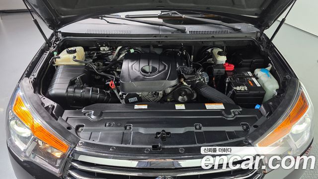 KG Mobility (SsangYong) Korando Turismo 4WD Chateau 9-seater High-roof 2017 — фото 6