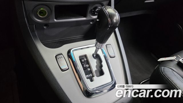 KG Mobility (SsangYong) Korando Turismo 4WD Chateau 9-seater High-roof 2017 — фото 9
