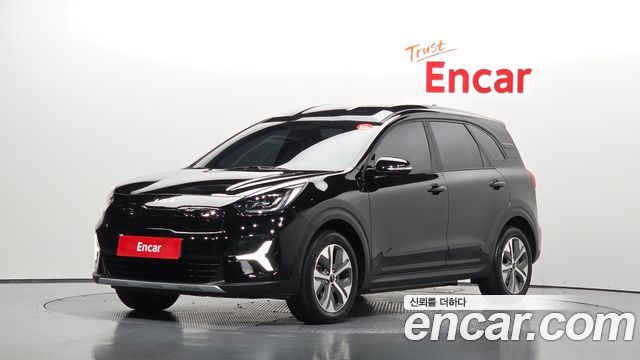 Kia Niro Plus Air 2023 — фото 1