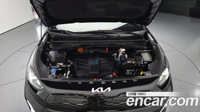 Kia Niro Plus Air 2023 — фото 6
