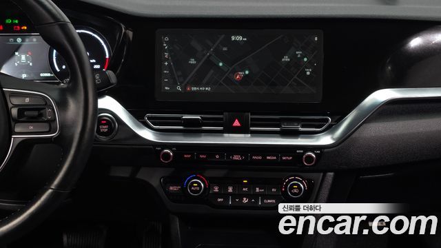 Kia Niro Plus Air 2023 — фото 14