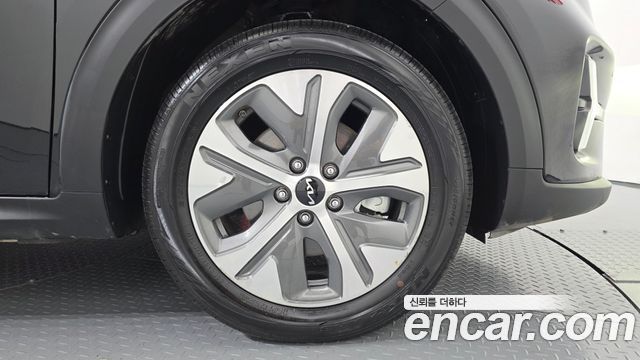 Kia Niro Plus Air 2023 — фото 21