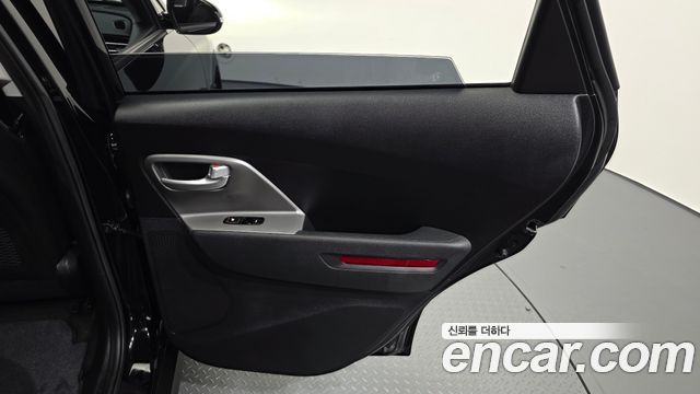 Kia Niro Plus Air 2023 — фото 25