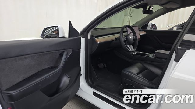 Tesla Model Y Long Range AWD 2021 — фото 10