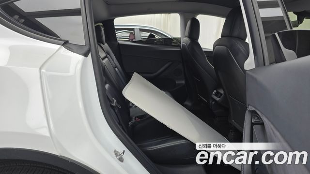 Tesla Model Y Long Range AWD 2021 — фото 12
