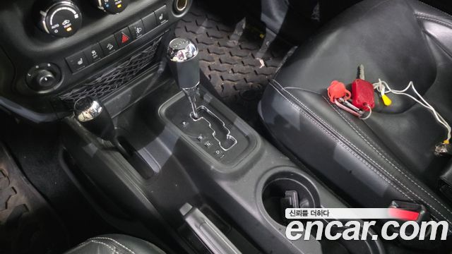 Jeep Wrangler (JK) 3.6 Sahara 4Door 2017 — фото 9