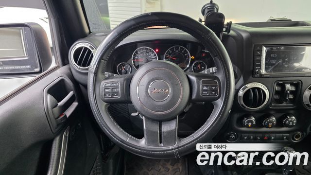 Jeep Wrangler (JK) 3.6 Sahara 4Door 2017 — фото 13