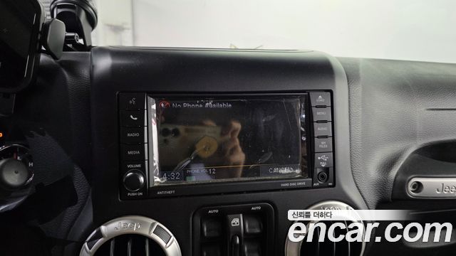 Jeep Wrangler (JK) 3.6 Sahara 4Door 2017 — фото 16