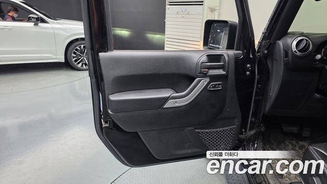 Jeep Wrangler (JK) 3.6 Sahara 4Door 2017 — фото 24