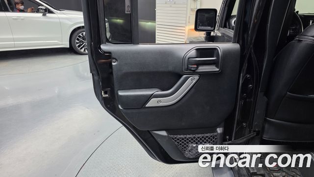 Jeep Wrangler (JK) 3.6 Sahara 4Door 2017 — фото 25