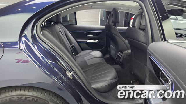 Mercedes-Benz E-Class (W214) E200 Avantgarde 2024 — фото 12