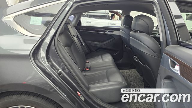 Genesis G80 3.3 GDI AWD Luxury 2017 — фото 12