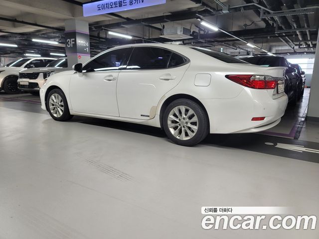 Lexus ES300h Executive XV60 2013 — фото 2
