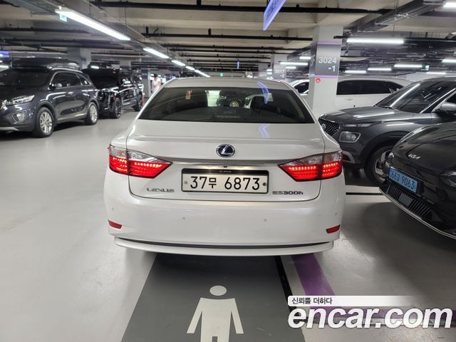 Lexus ES300h Executive XV60 2013 — фото 3