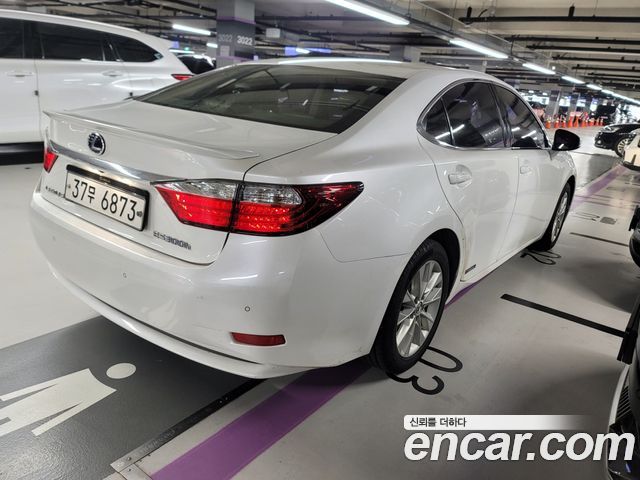 Lexus ES300h Executive XV60 2013 — фото 4
