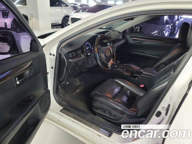 Lexus ES300h Executive XV60 2013 — фото 6