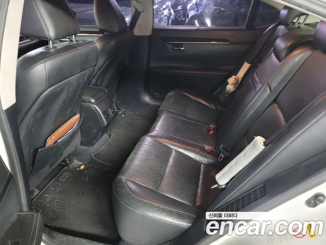 Lexus ES300h Executive XV60 2013 — фото 8