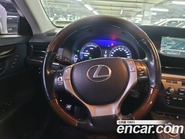 Lexus ES300h Executive XV60 2013 — фото 17