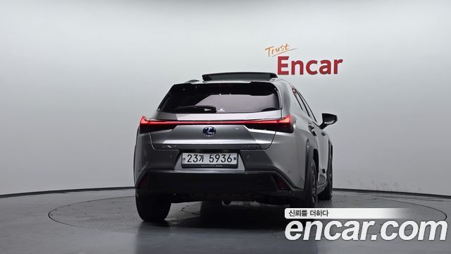 Lexus UX250h 2.0 2WD 2019 — фото 4