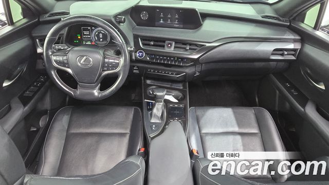 Lexus UX250h 2.0 2WD 2019 — фото 7