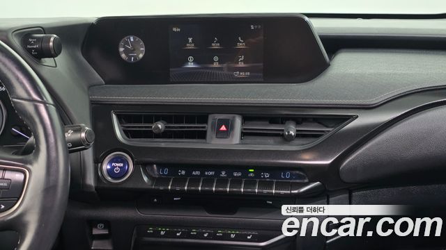 Lexus UX250h 2.0 2WD 2019 — фото 15