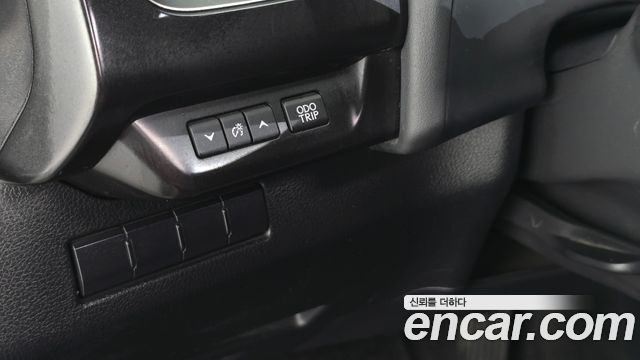Lexus UX250h 2.0 2WD 2019 — фото 27