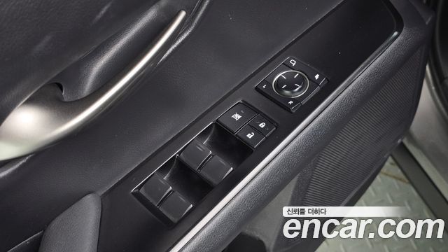 Lexus UX250h 2.0 2WD 2019 — фото 30