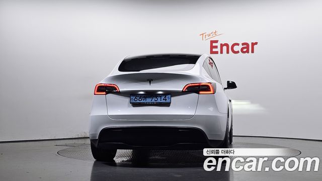 Tesla Model Y RWD 2023 — фото 4