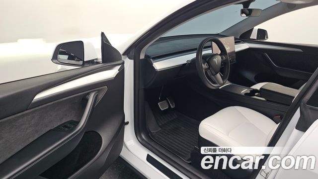 Tesla Model Y RWD 2023 — фото 10