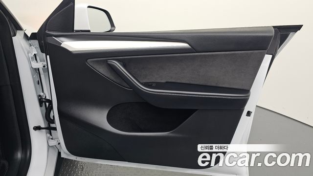 Tesla Model Y RWD 2023 — фото 30